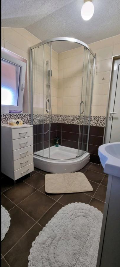 Apartman Avram Kotor Varos Buitenkant foto