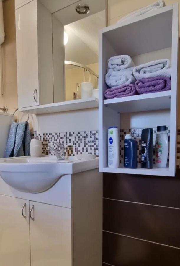 Apartman Avram Kotor Varos Buitenkant foto