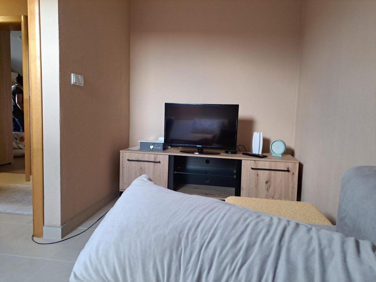 Apartman Avram Kotor Varos Buitenkant foto