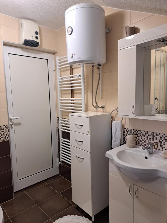 Apartman Avram Kotor Varos Buitenkant foto