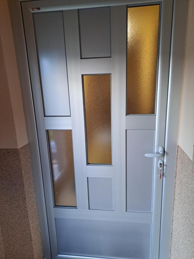 Apartman Avram Kotor Varos Buitenkant foto